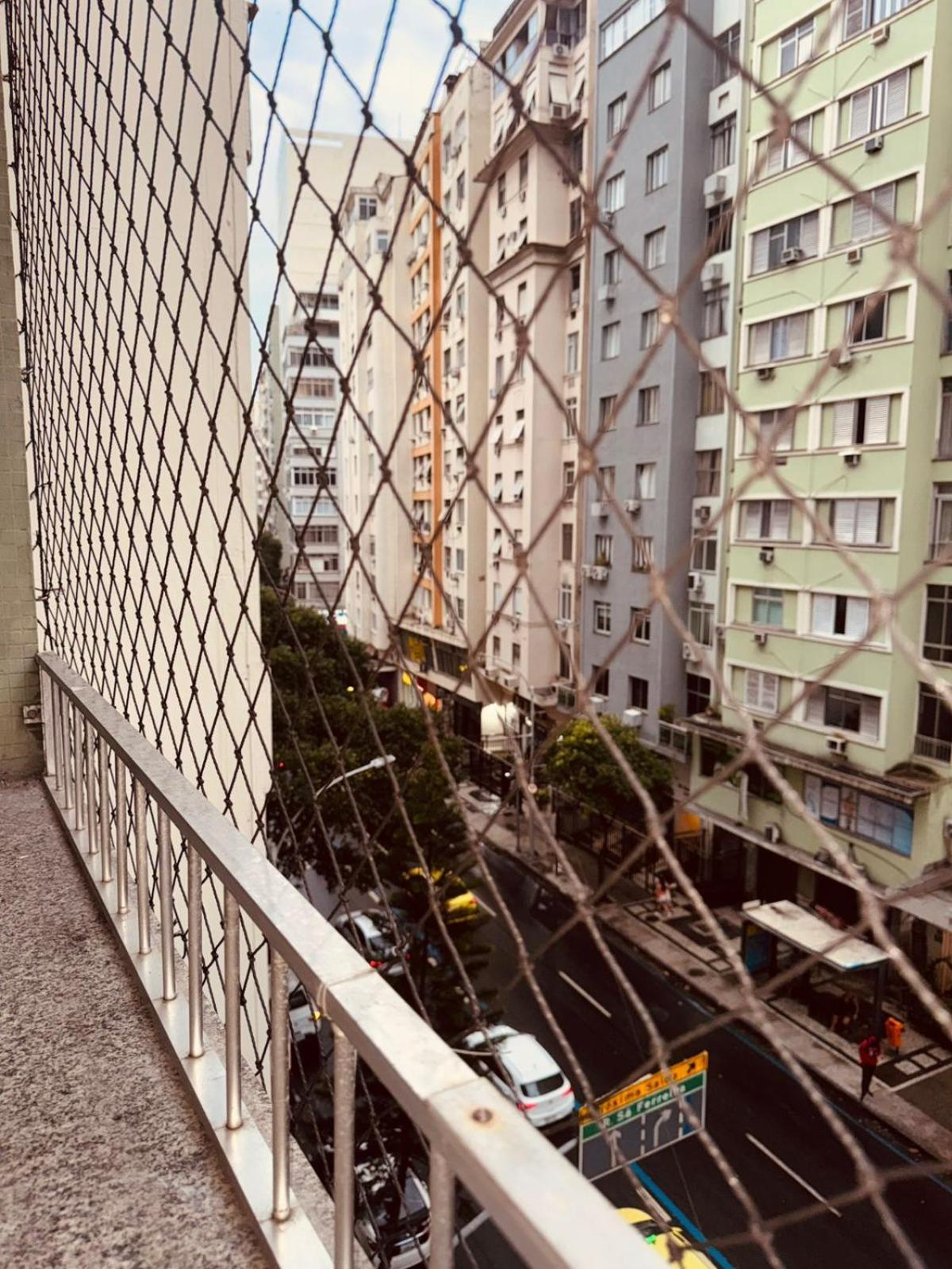 Excelente Ap Quarto E Sala Aceito 5 Pessoas Posto 6 Copa Ao Lado Da Delegacia 13 Dp - Rio de Janeiro — Fotos 1